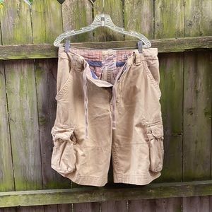The vintage cargo shorts sz. 38